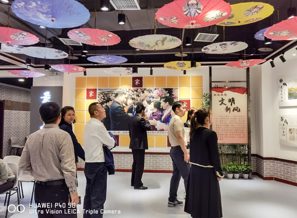 公司固定收益部黨支部、投行業(yè)務(wù)部黨支部、綜合事務(wù)部與金融（產(chǎn)業(yè)）基地保障黨支部開展聯(lián)合黨日活動